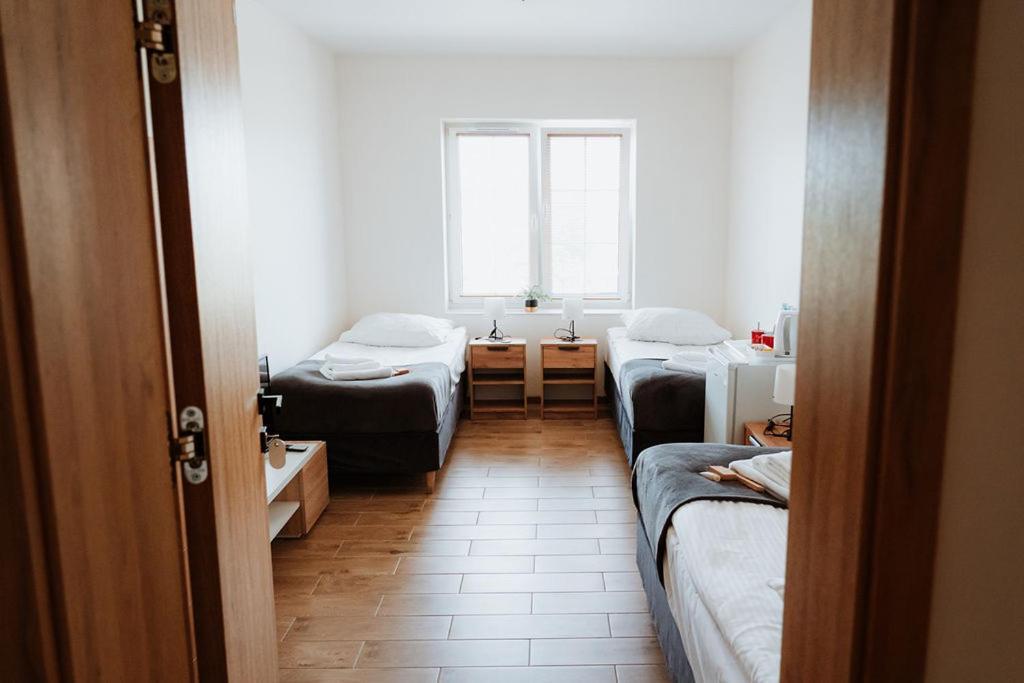 Noclegi Przy Stacji Nowy Dwór Mazowiecki Extérieur photo