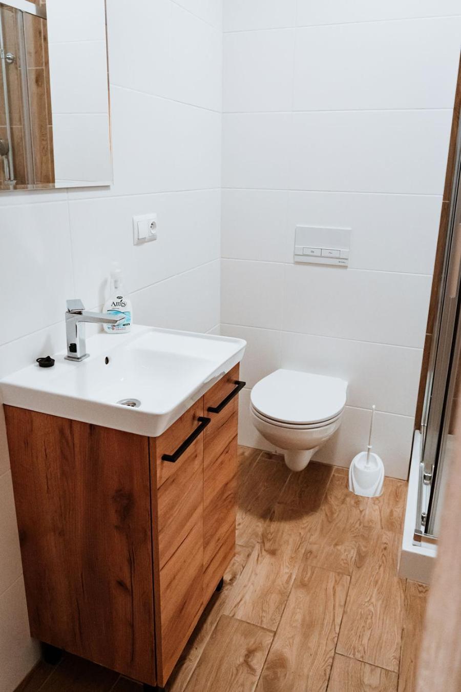Noclegi Przy Stacji Nowy Dwór Mazowiecki Extérieur photo