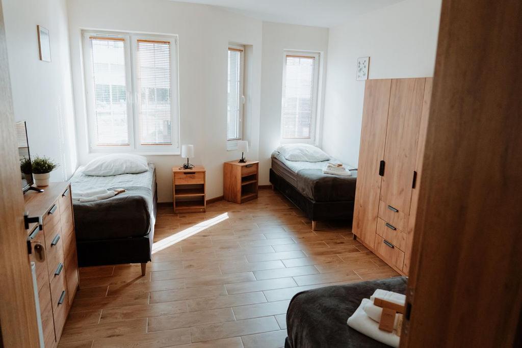 Noclegi Przy Stacji Nowy Dwór Mazowiecki Extérieur photo